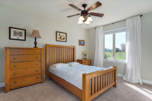 1615 Sky Ranch Circle, Bolivar, MO 65613