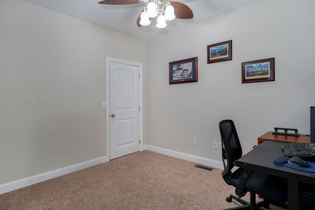 1615 Sky Ranch Circle, Bolivar, MO 65613