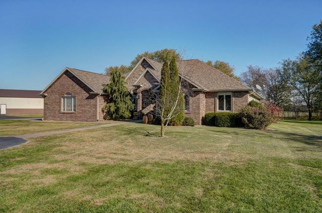 1615 Sky Ranch Circle, Bolivar, MO 65613