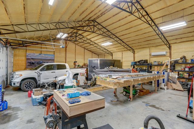 1615 Sky Ranch Circle, Bolivar, MO 65613