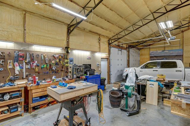 1615 Sky Ranch Circle, Bolivar, MO 65613