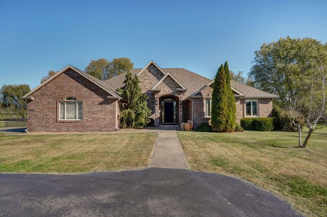 1615 Sky Ranch Circle, Bolivar, MO 65613