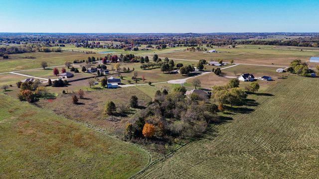1615 Sky Ranch Circle, Bolivar, MO 65613