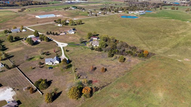 1615 Sky Ranch Circle, Bolivar, MO 65613