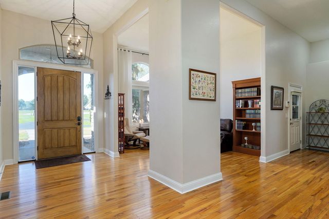 1615 Sky Ranch Circle, Bolivar, MO 65613