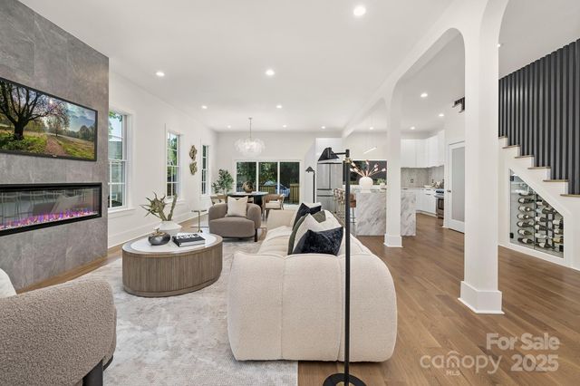 2414 E 7th Street, Charlotte, NC 28204