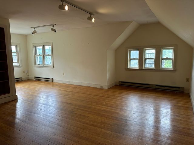19 Trumbull Rd, Northampton, MA 01060