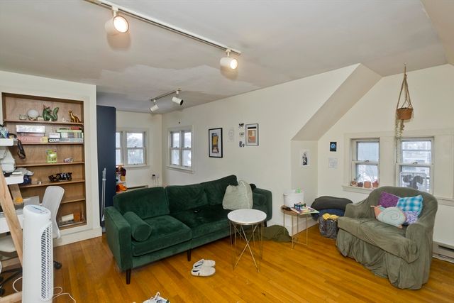 19 Trumbull Rd, Northampton, MA 01060