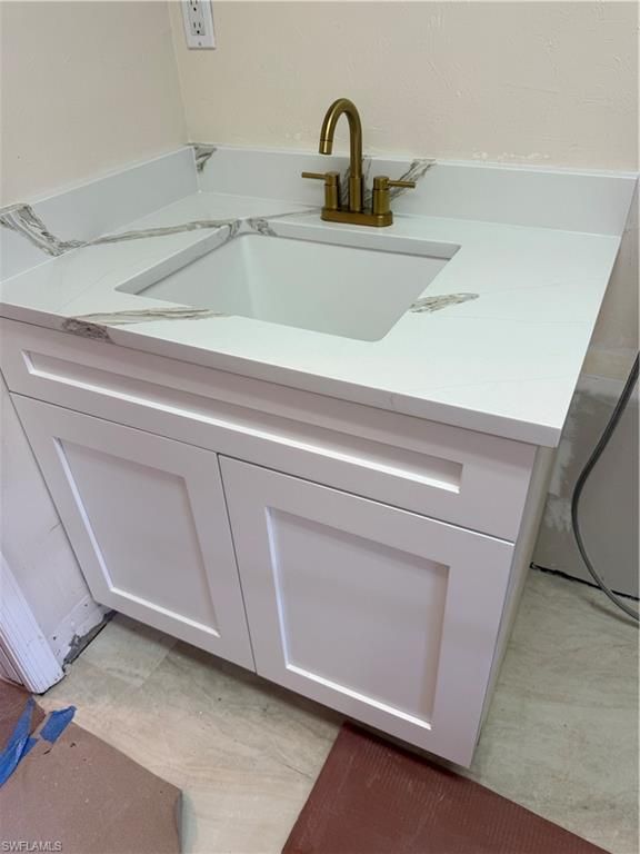 Image 4 of property listing at 1507 SW 58th LN, Cape Coral, FL 33914