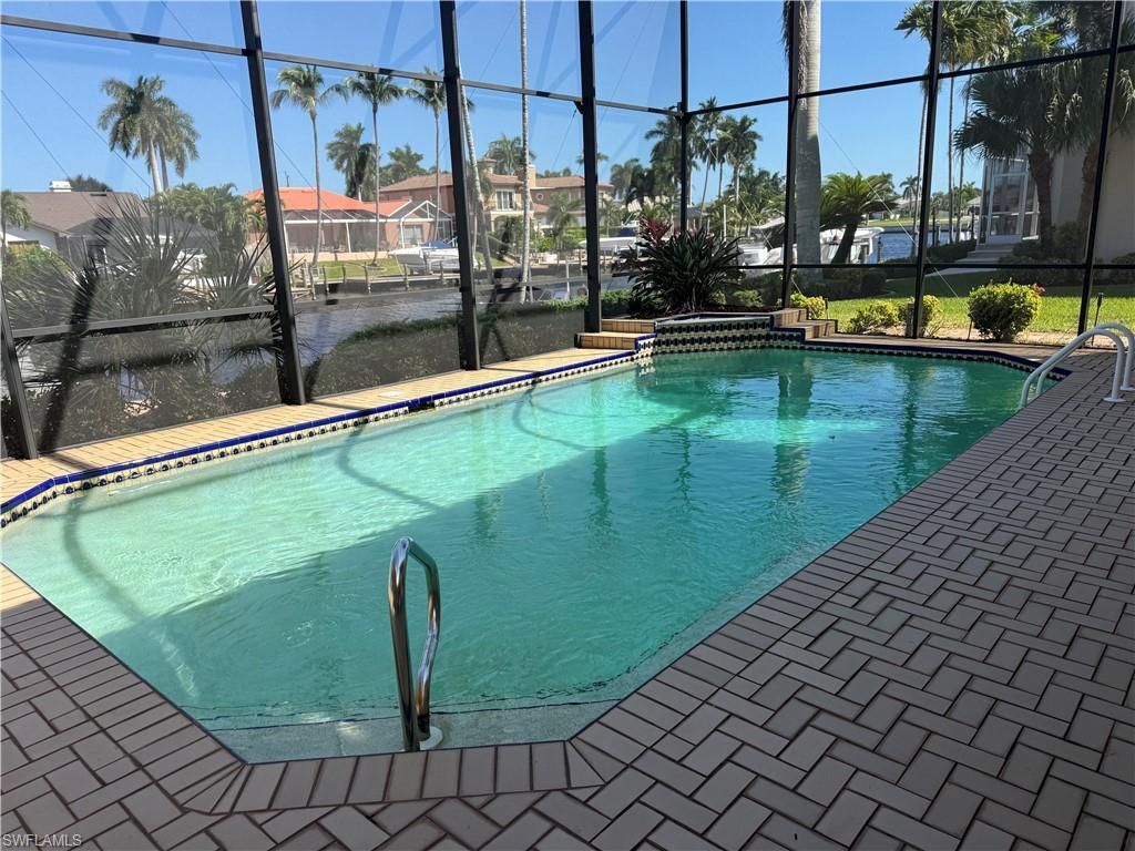 Image 8 of property listing at 1507 SW 58th LN, Cape Coral, FL 33914
