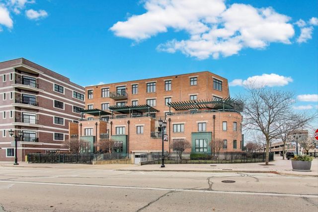 131 W Adelaide Street 309, Elmhurst, IL 60126