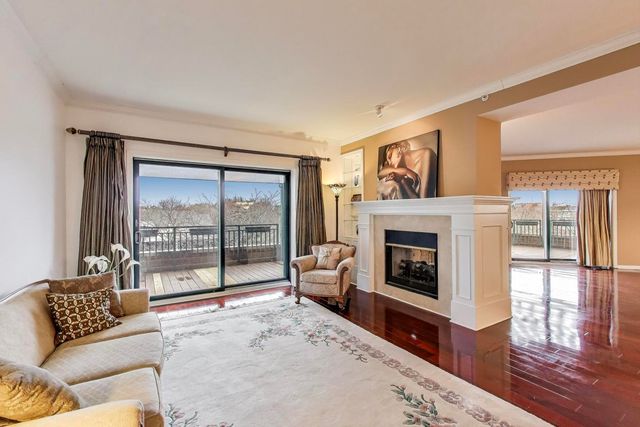 131 W Adelaide Street 309, Elmhurst, IL 60126