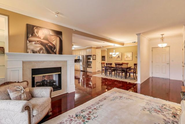 131 W Adelaide Street 309, Elmhurst, IL 60126