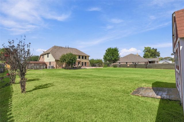 14618 Thunder Bay, Beach City, TX 77523