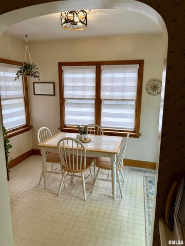 2418 W AYRES Avenue, West Peoria, IL 61604