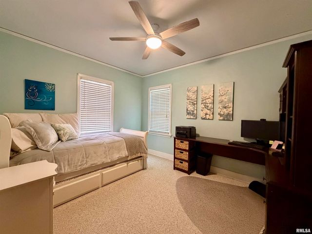 2418 W AYRES Avenue, West Peoria, IL 61604