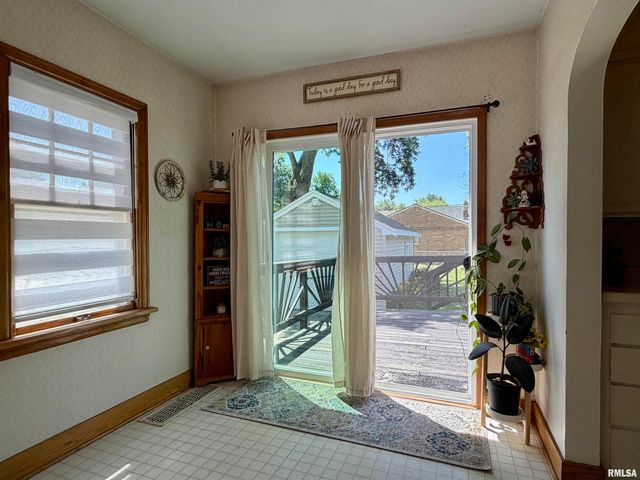 2418 W AYRES Avenue, West Peoria, IL 61604