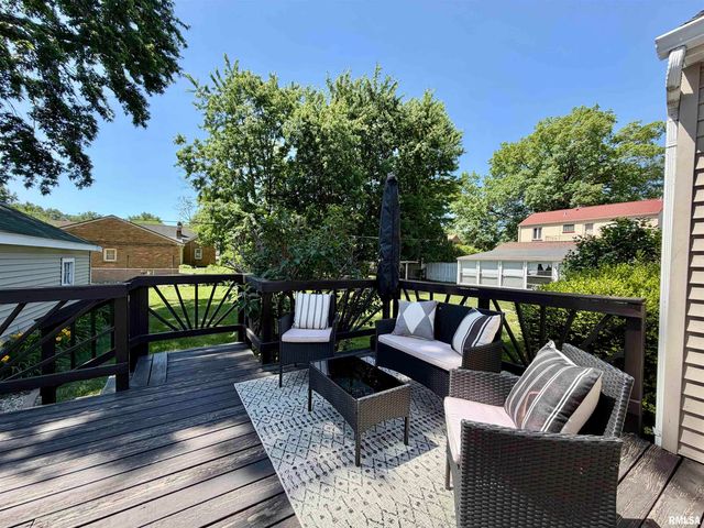 2418 W AYRES Avenue, West Peoria, IL 61604