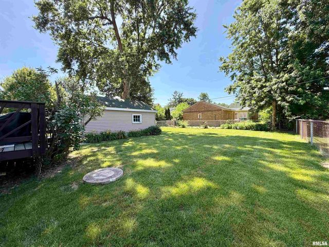 2418 W AYRES Avenue, West Peoria, IL 61604