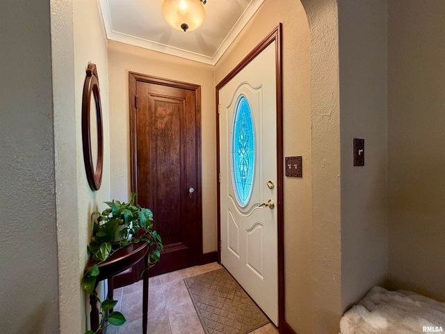 2418 W AYRES Avenue, West Peoria, IL 61604