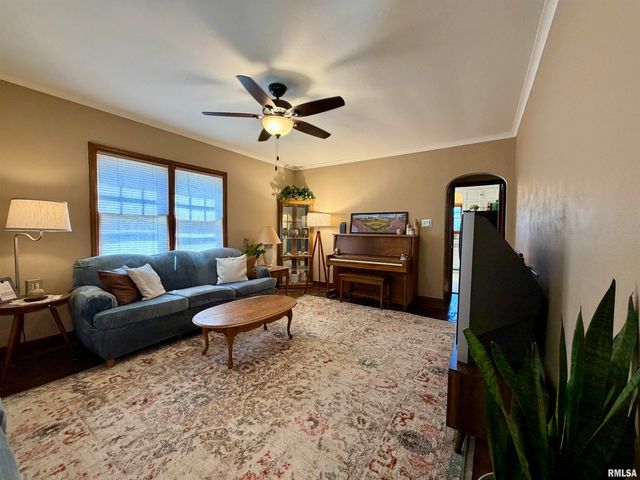 2418 W AYRES Avenue, West Peoria, IL 61604