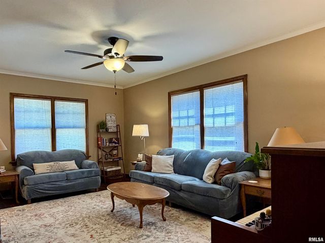 2418 W AYRES Avenue, West Peoria, IL 61604