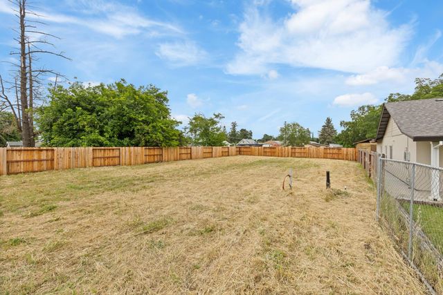 5946 Grove Ave, Marysville, CA 95901