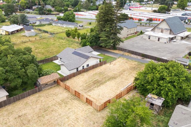 5946 Grove Ave, Marysville, CA 95901