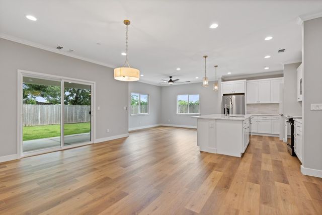 5946 Grove Ave, Marysville, CA 95901