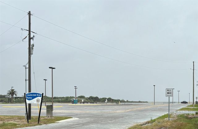 1026 N Gayle Street, Gilchrist, TX 77617
