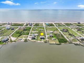 1026 N Gayle Street, Gilchrist, TX 77617