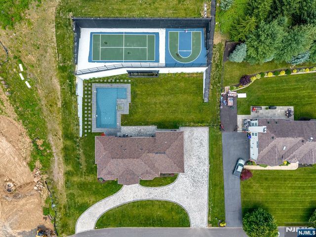 125 Hamilton Trail, Totowa, NJ 07512