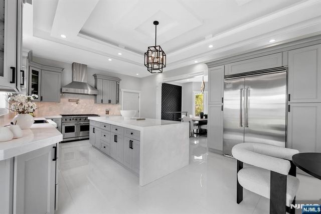 125 Hamilton Trail, Totowa, NJ 07512