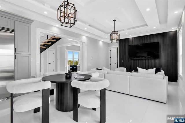 125 Hamilton Trail, Totowa, NJ 07512