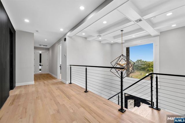 125 Hamilton Trail, Totowa, NJ 07512