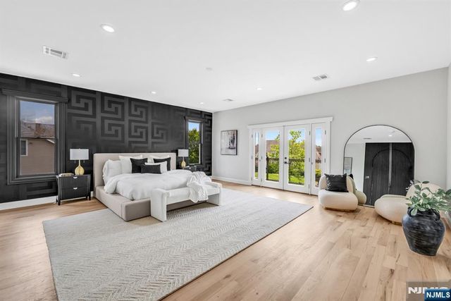 125 Hamilton Trail, Totowa, NJ 07512