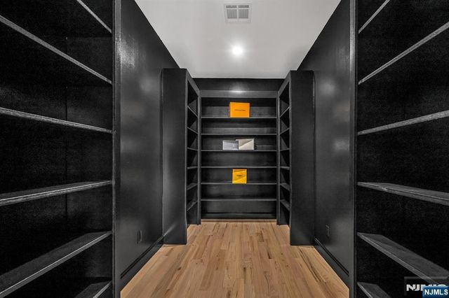 125 Hamilton Trail, Totowa, NJ 07512