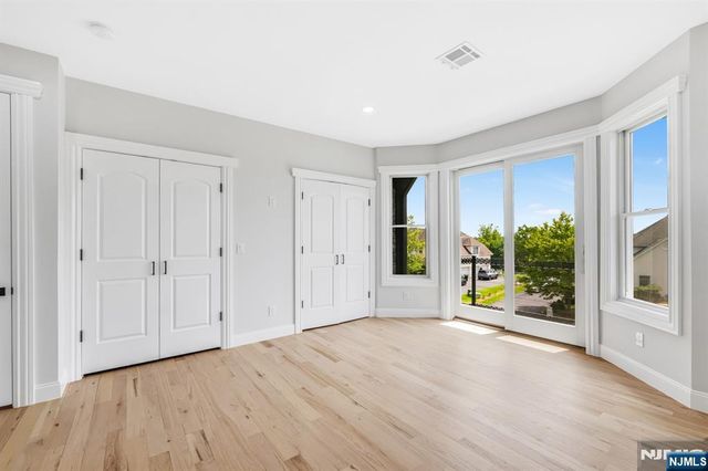 125 Hamilton Trail, Totowa, NJ 07512