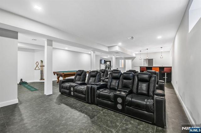 125 Hamilton Trail, Totowa, NJ 07512