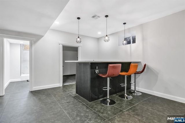 125 Hamilton Trail, Totowa, NJ 07512