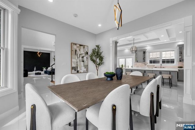 125 Hamilton Trail, Totowa, NJ 07512