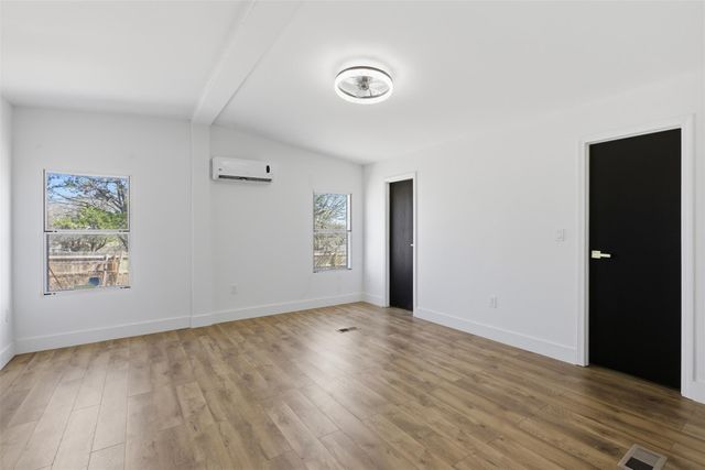 154 Clark Jason LN, Cedar Creek, TX 78612