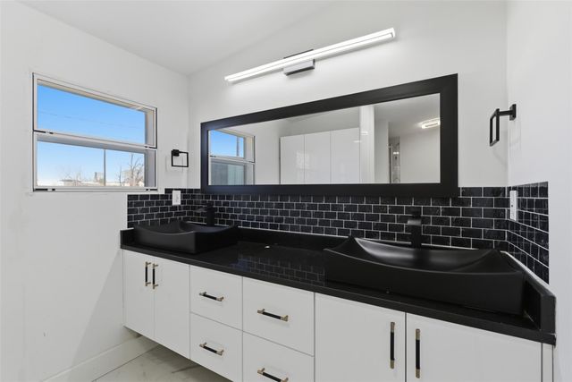 154 Clark Jason LN, Cedar Creek, TX 78612