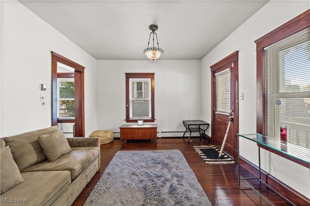 2280 W 10th Street, Cleveland, OH 44113