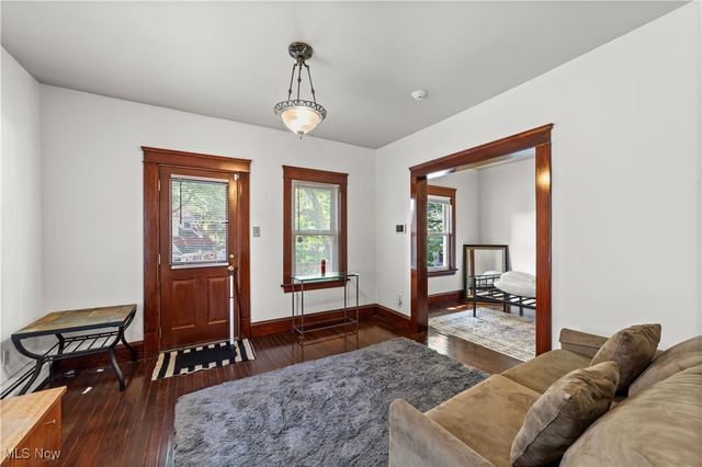 2280 W 10th Street, Cleveland, OH 44113