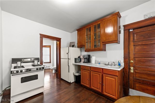 2280 W 10th Street, Cleveland, OH 44113