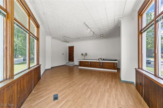 2280 W 10th Street, Cleveland, OH 44113