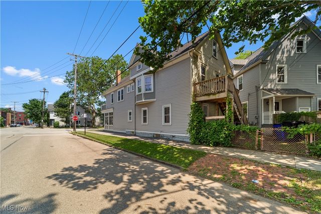 2280 W 10th Street, Cleveland, OH 44113