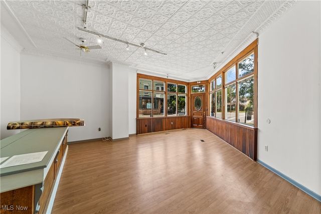 2280 W 10th Street, Cleveland, OH 44113