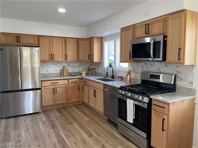 802 Orlando Avenue, Akron, OH 44320